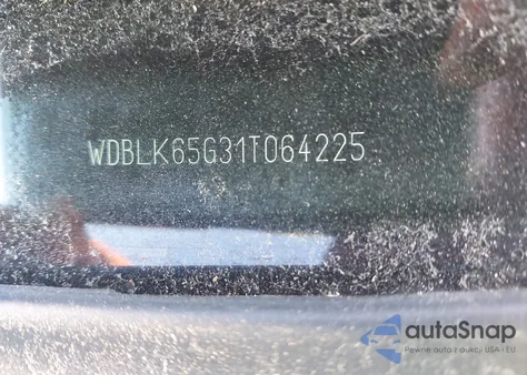 2001 Mercedes-Benz Clk 320 z USA, uszkodzony, nr VIN WDBLK65G31T064225